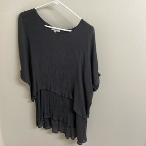 Grey tiered top